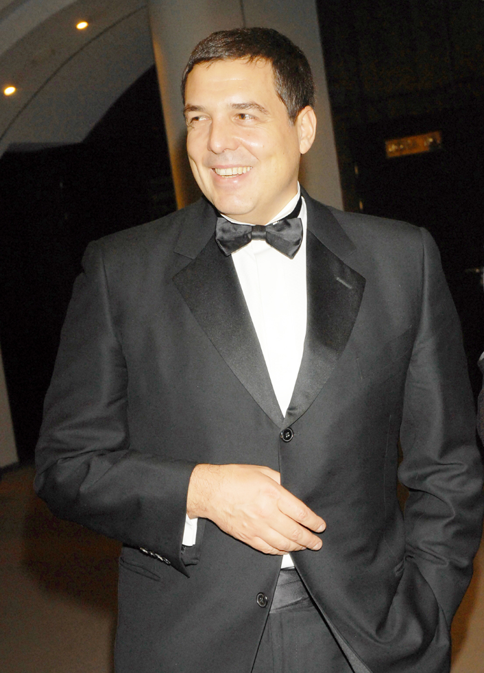 Польза ходьбы. Что делать чтобы быстрее прошел. Как правильно ходить. Как сделать так чтобы месячные прошли. Методы избавления от икоты.