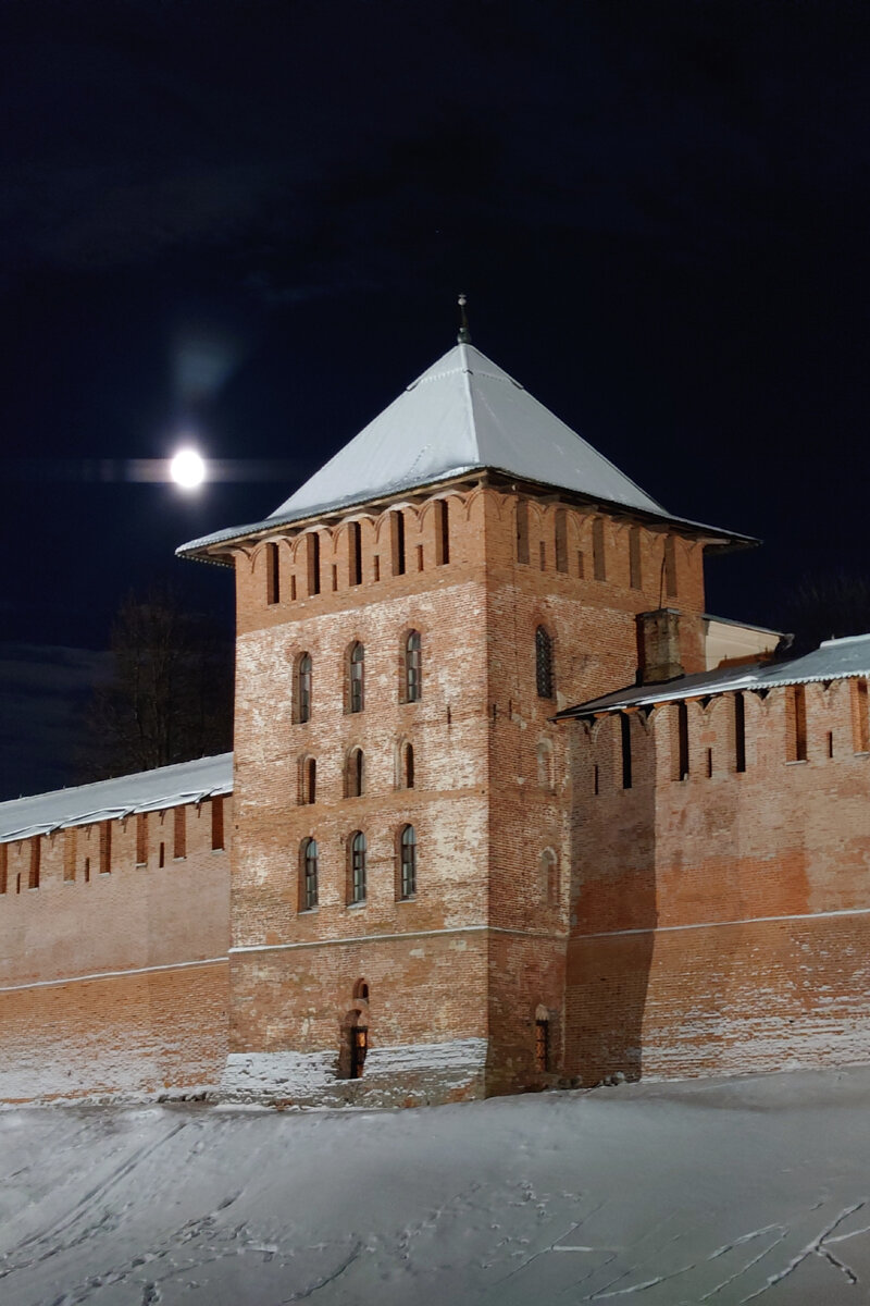 Из истории 12 башен Новгородского Детинца. Часть 7. Путь боевой  Златоустовской башни: от Темнишной до Музейной | Новгородская Русь | Дзен