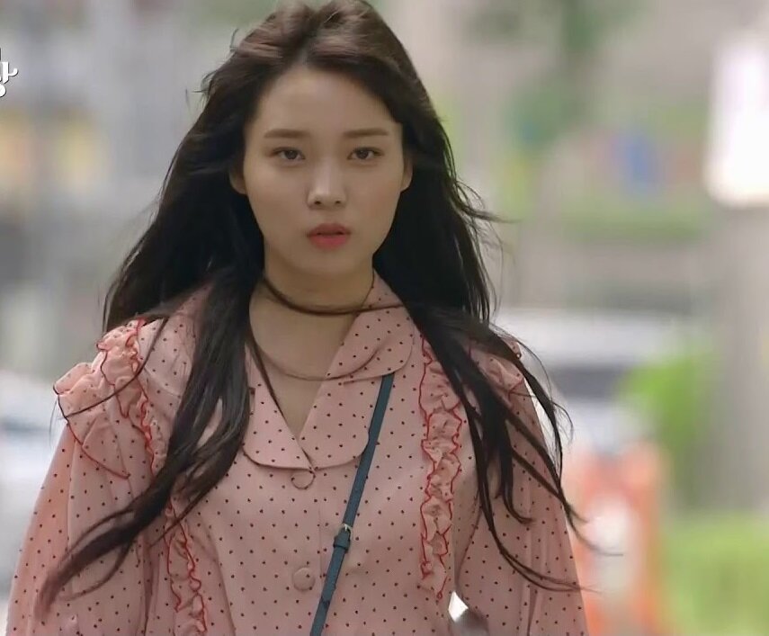 Актриса Юн Со Хи в роли ведьмочки