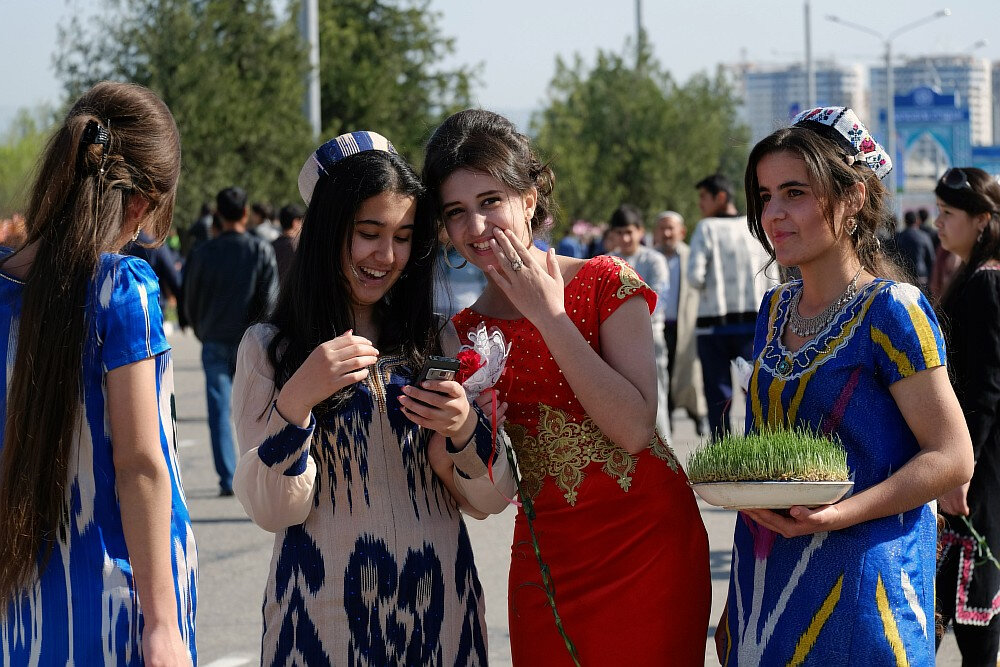 Таджикские женщины. Современные таджички. Современные женщины Таджикистана. Таджички в Москве. Таджикский вк