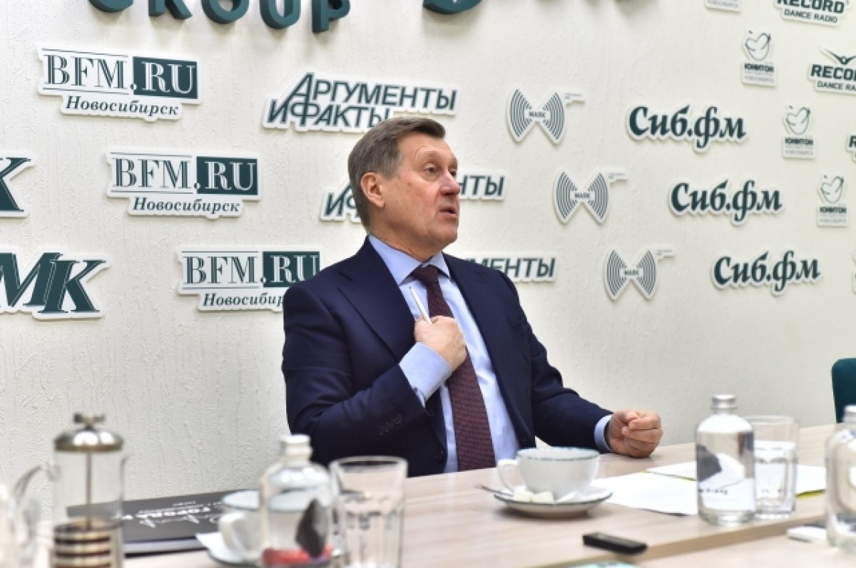    Анатолий Локоть руководил Новосибирском 9 лет.