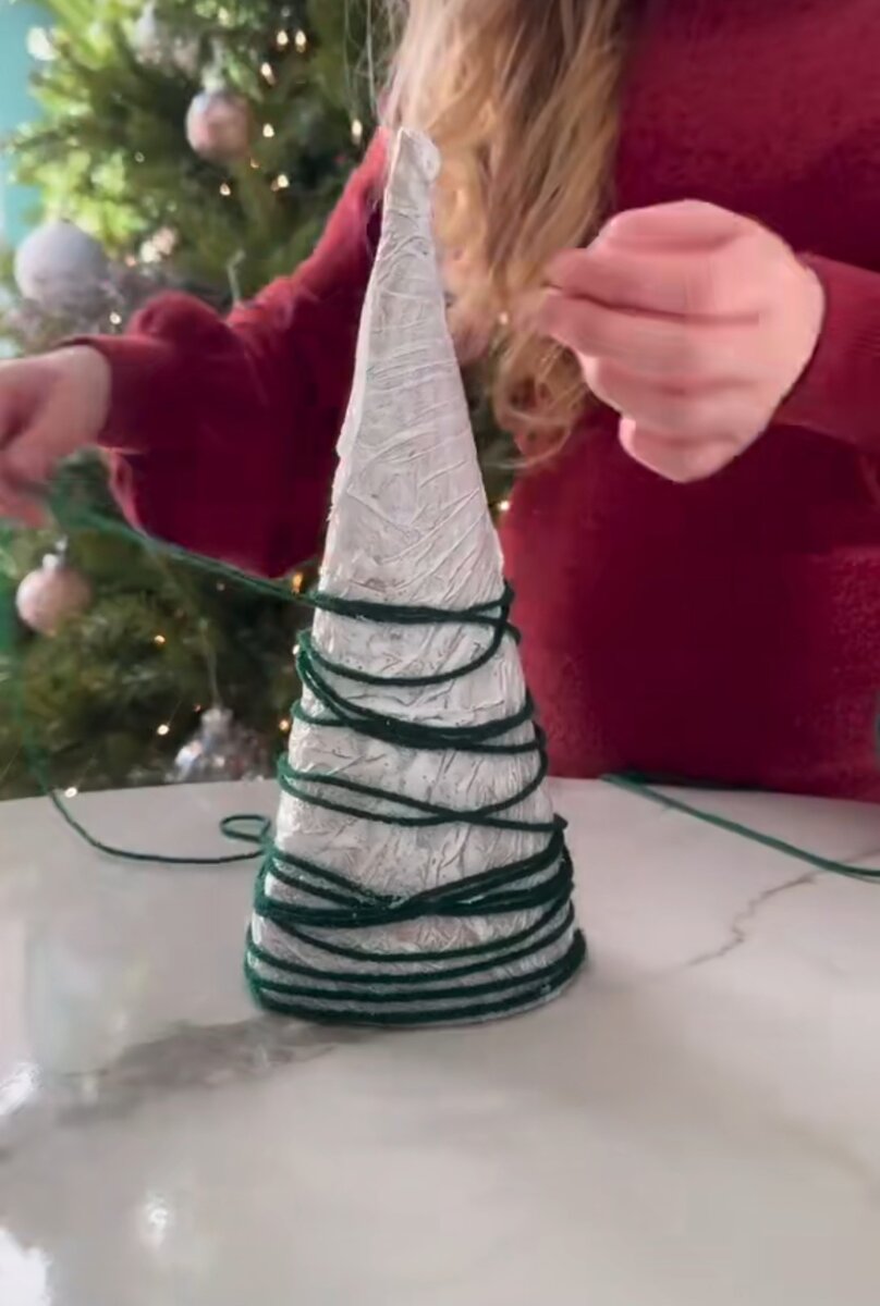 Новогодний фон с елкой. Елочка очень. Елочка очень. Лочка. Новогодняя елочка.