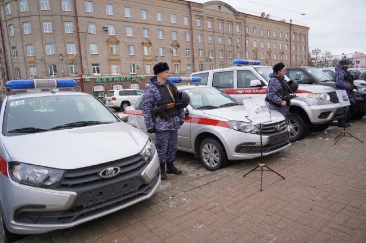    Брянские росгвардейцы к Новому году получили 28 новых патрульных машин