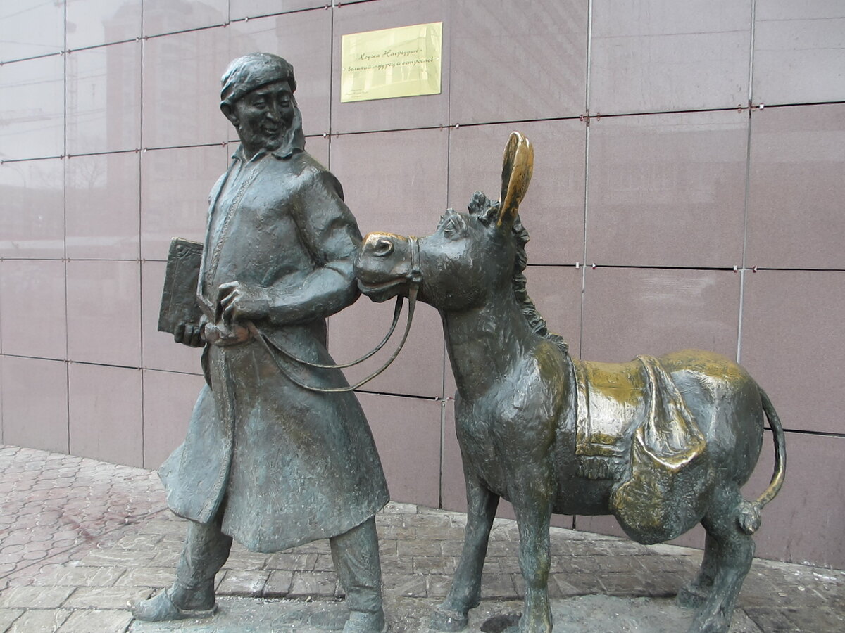 Памятник Ходже Насреддину в Москве. Сфотографировано автором поста