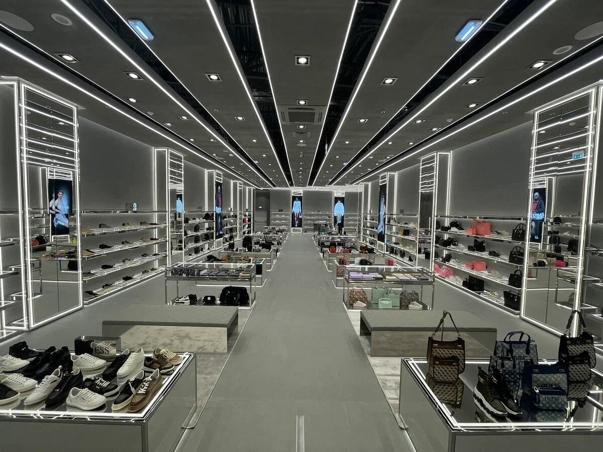    «Слепая курица» открыла новый обувной бутик (фото 1)