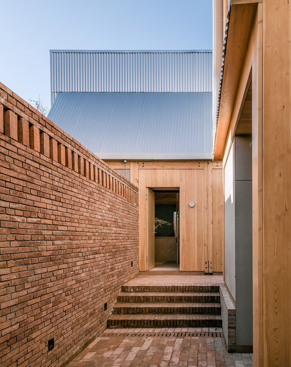 Стэнфордский университет архитектура кампуса. Общественные здания турции. Небоскребы соединенные мостом. Bahrain world trade center фасад. Башни соединенные мостом.