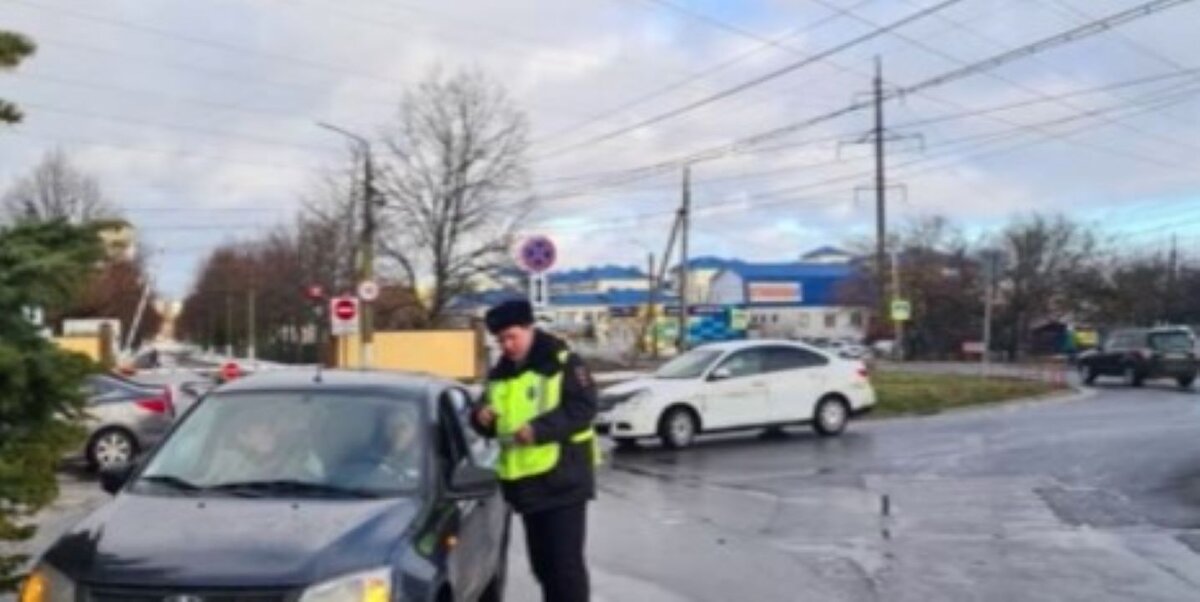    В Курске водитель "Волгабаса" получил штраф за то, что высадил пассажира в неположенном месте