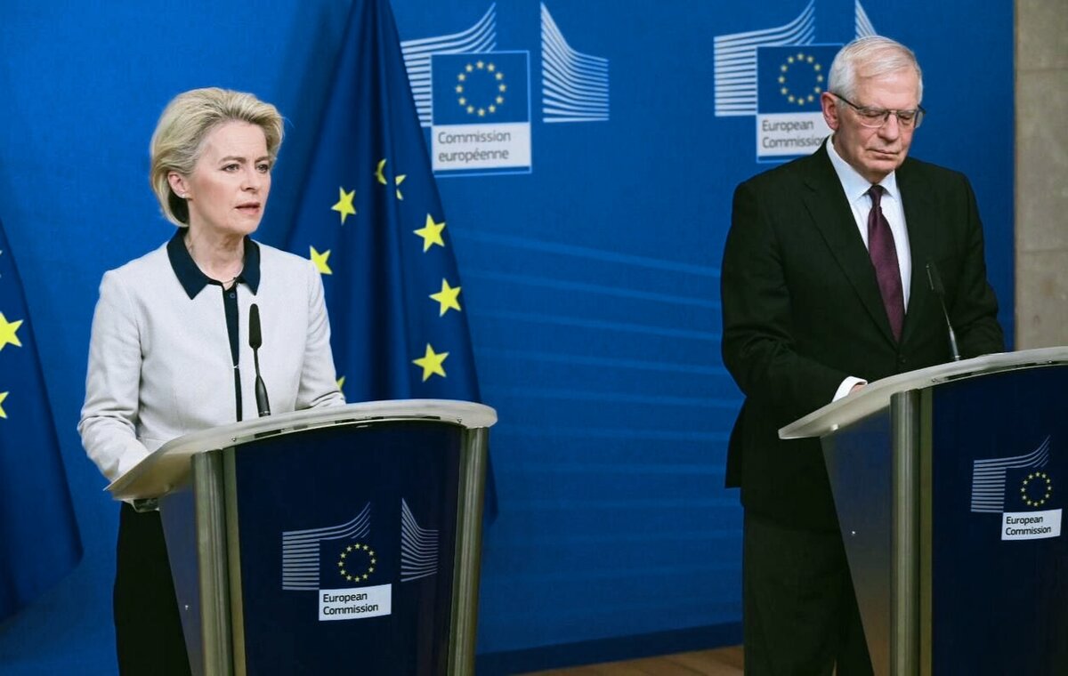 Из открытых источников в интернете. Глава Еврокомиссии Урсула фон дер Ляйен и глава дипломатии ЕС Жозеп Боррель.