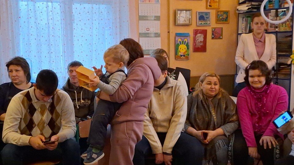    Благотворители из Москвы, Краснодара и Питера устроили праздник для детей инвалидов в Донецке Александр ПАРШИН