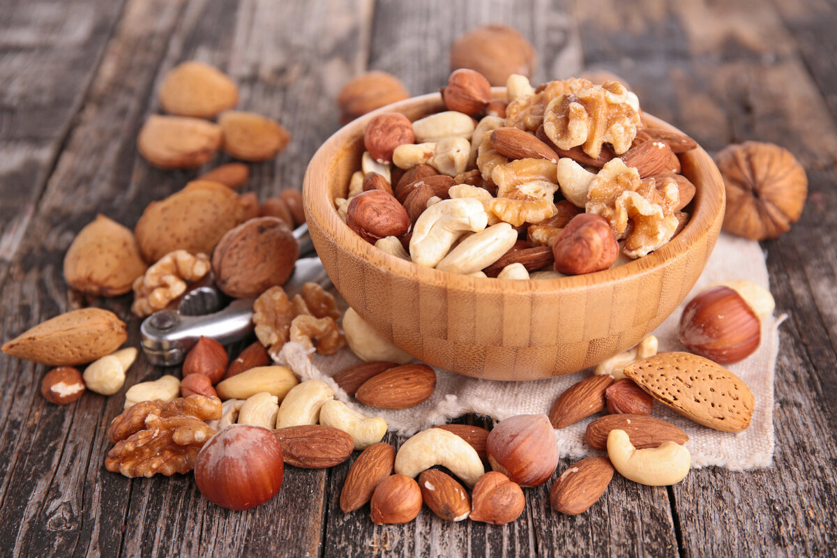 Разнообразные орехи помогут поддержать уровень витамина В1 в организме. Фото взято из интернета.