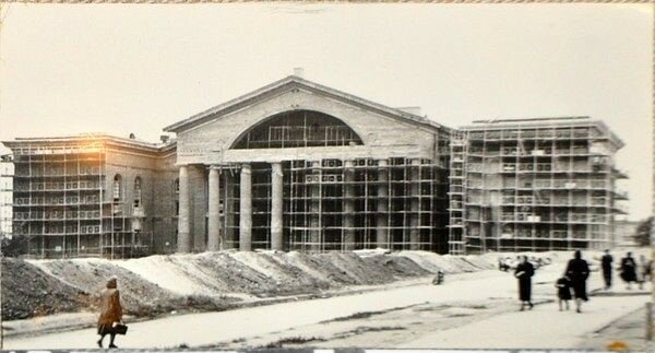 1950-е гг. Строительство дворца культуры.