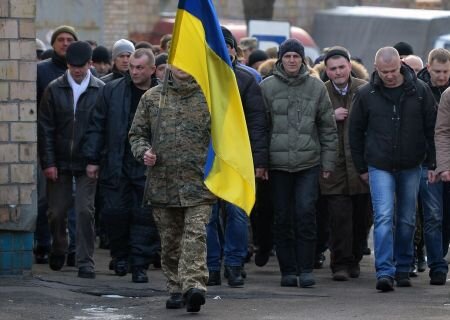    Деньги на мобилизацию 500 тысяч человек власти намерены взять у бизнеса путём повышения налогов и отмены льгот