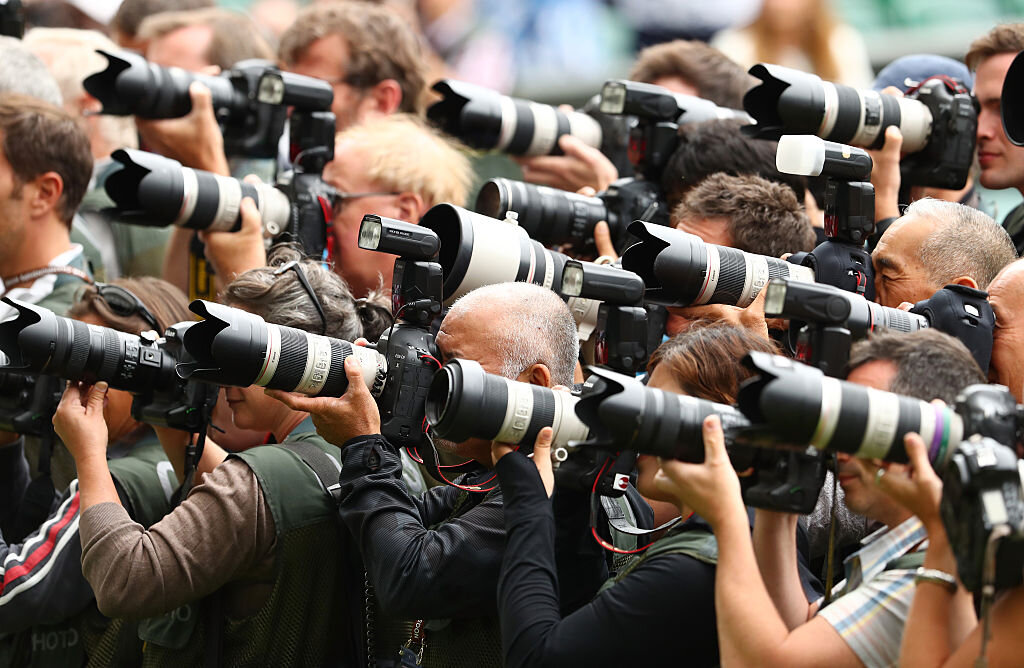 Фотографы за работой в поле. Фото https://sportsjournalists.co.uk.