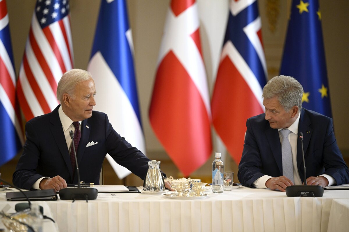 БАЙДЕН И НИИНИСТЁ. ФОТО: IMAGO/ANTTI AIMO-KOIVISTO/VIA GLOBALLOOKPRESS.COM