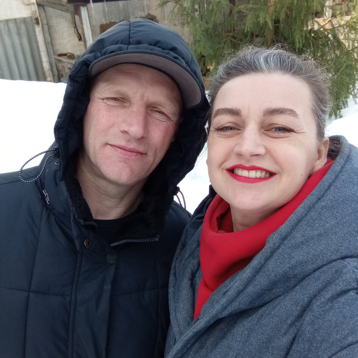 Женщина может проявить свои  женские качества только в союзе с мужчиной. 