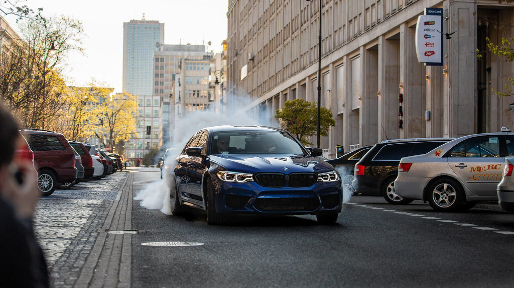 BMW m5 f10 ночью