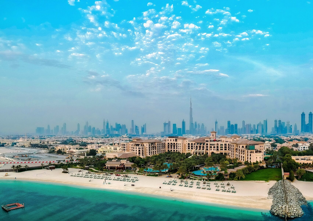 Море в арабских эмиратах. Пляж Джумейра в Дубае. Дубай four Jumeirah. Four Seasons Dubai Jumeirah Beach. Jumeirah Beach пляж Дубай.