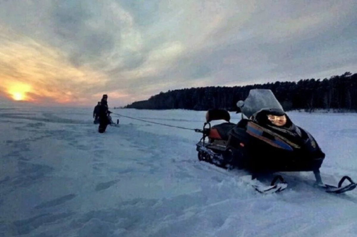    На Камчатке спасатели отправились на поиски двух снегоходчиков