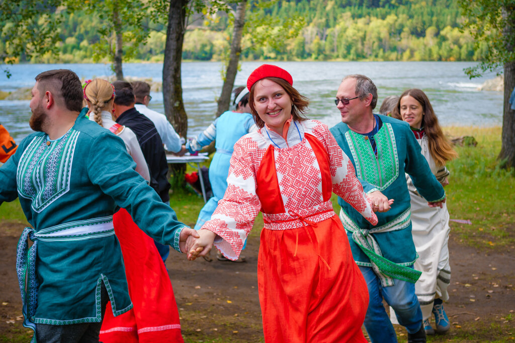 Рекламный тур. Туроператоры в инфо туре изучают туристический потенциал южных районов Красноярского края.