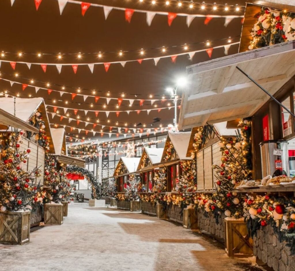 Нов ярмарка. Калининград рождественская ярмарка 2020. Рождественский базар в москве. Рождественская ярмарка. Ярмарка на манежной площади 2022 в санкт-петербурге.