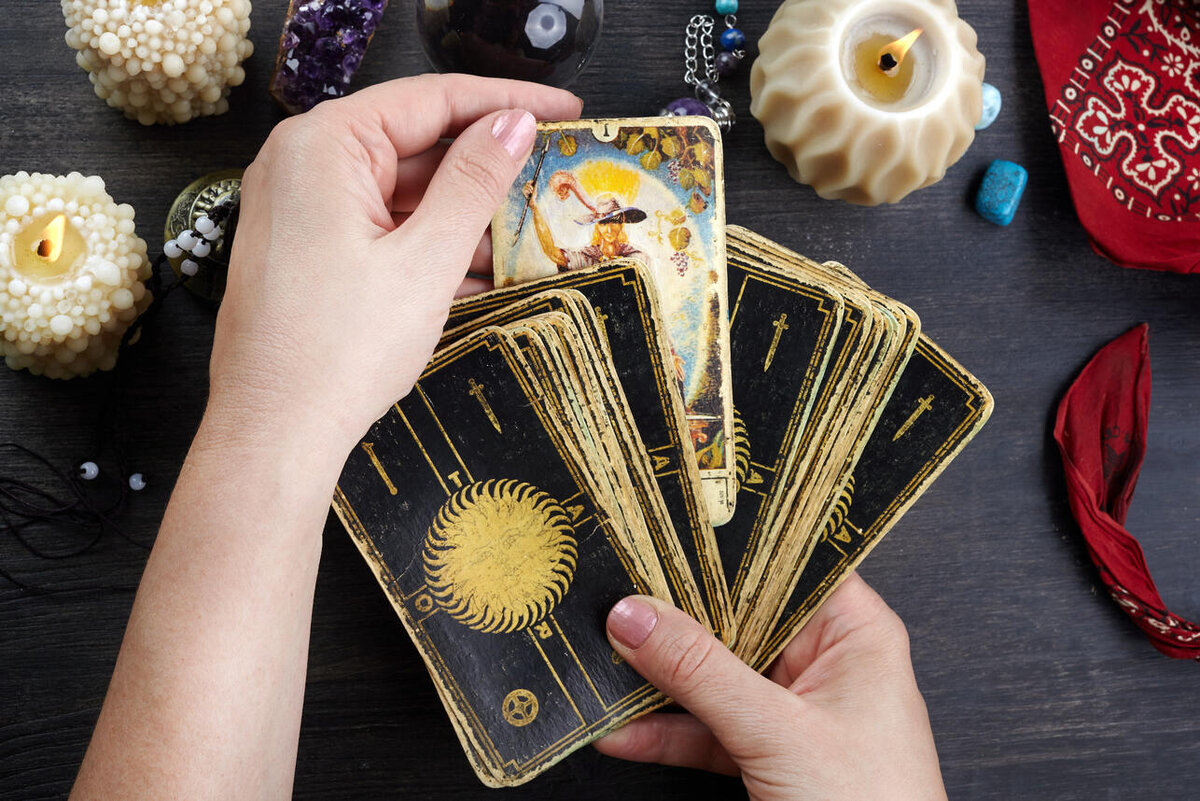    Таро-гороскоп на январь 2024 года для всех знаков зодиака 123RF/legion-media.ru