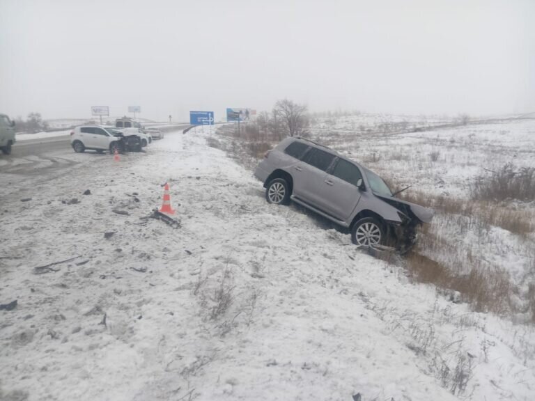    На дороге Орск-Новотроицк столкнулись «KIA Sportage» и «Lexus», пострадали оба водителя Кристина Просвиркина
