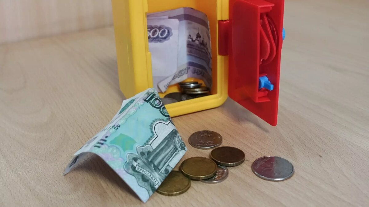     Изменения начнут действовать с 1 января 2024 года и коснутся размера пособия по безработице. В частности, на максимальную выплату смогут рассчитывать самозанятые и бизнесмены.