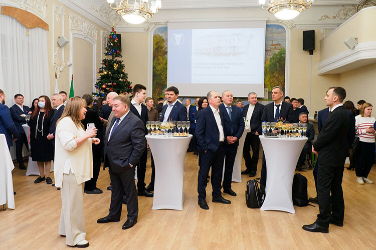    В Торгово-промышленной палате вручили Таркаевскую премию и проводили успешный, но сложный год