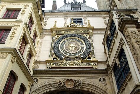 Источник: https://buyoya.com/gros-horloge-gothic-old-clock-rouen-france/