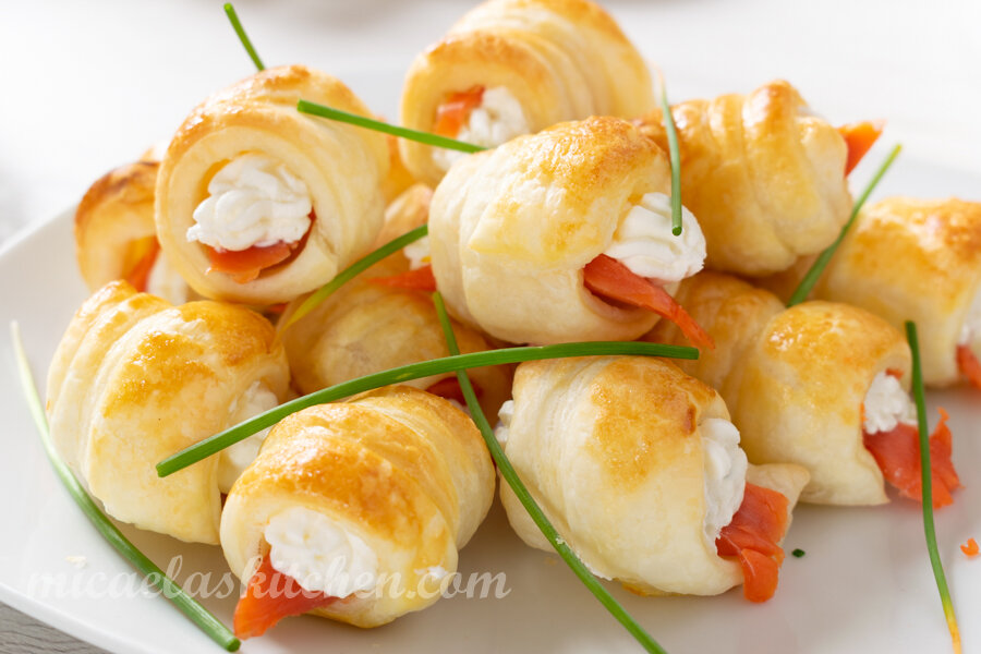 КАННОЛИ С ЛОСОСЕМ