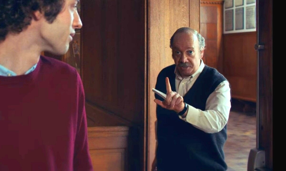 Маэстро Джаматти настоятельно предупреждает вас: что ж, пейте на здоровье, - но в меру! 