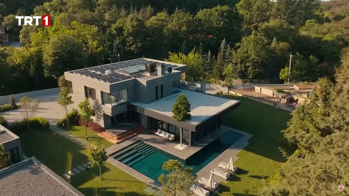 Кадр из сериала «Кто сам упал, тот не плачет», Турция, 2023 год