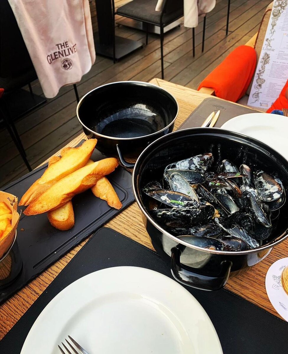 Мидии в соусе рокфор в ресторане Ламбик © "Покажу Москву"