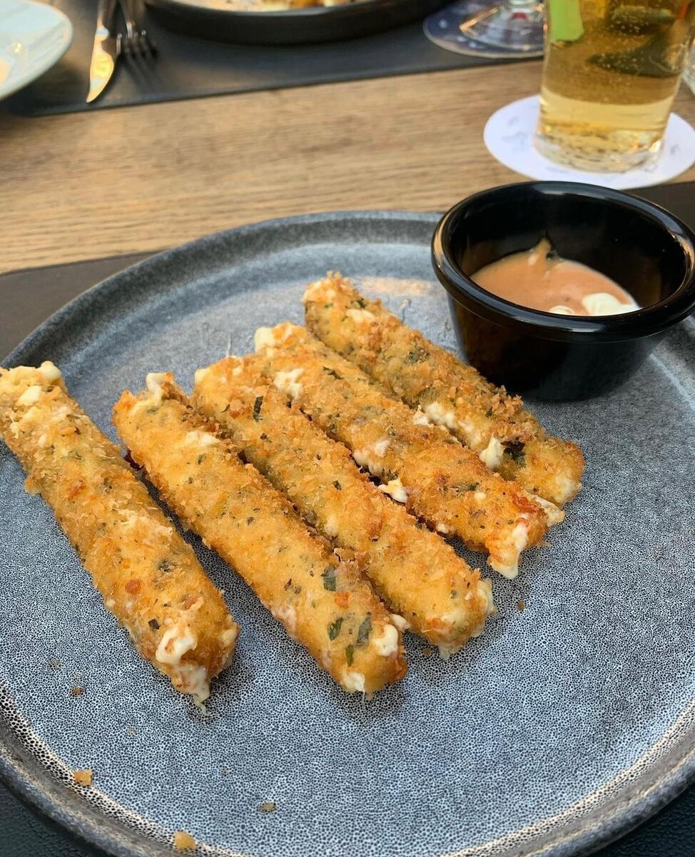 Сырные палочки в ресторане Ламбик © "Покажу Москву"