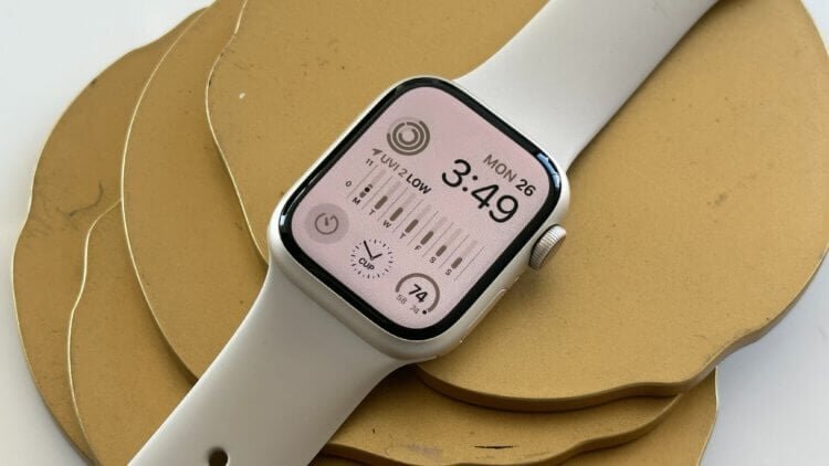    Вместо Apple Watch можно купить стильные и крутые смарт-часы. Изображение: zdnet.com