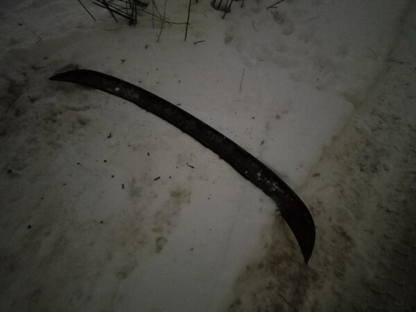     В Иванове на проспекте Ленина неадекватный мужчина разбил и сжег машину родственницы