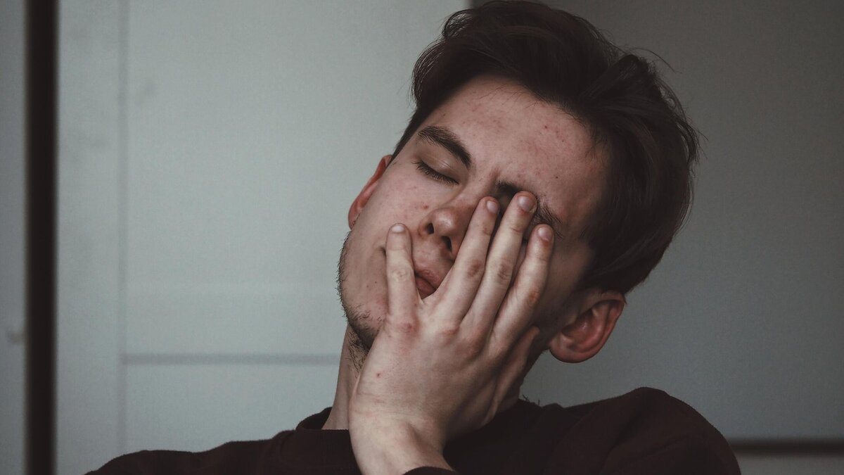    Как избежать похмелья на утро после новогодней ночи?© Unsplash / Adrian Swancar