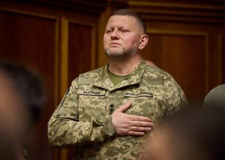    Казаки провозгласили Залужного гетманом Украины и требуют отменить итоги Переяславской Рады