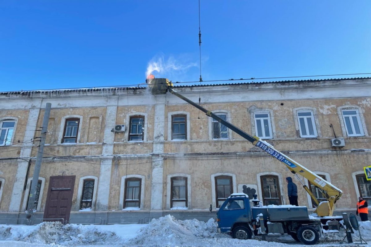    Коммунальные службы в Челябинске перевели на круглосуточный режим работы