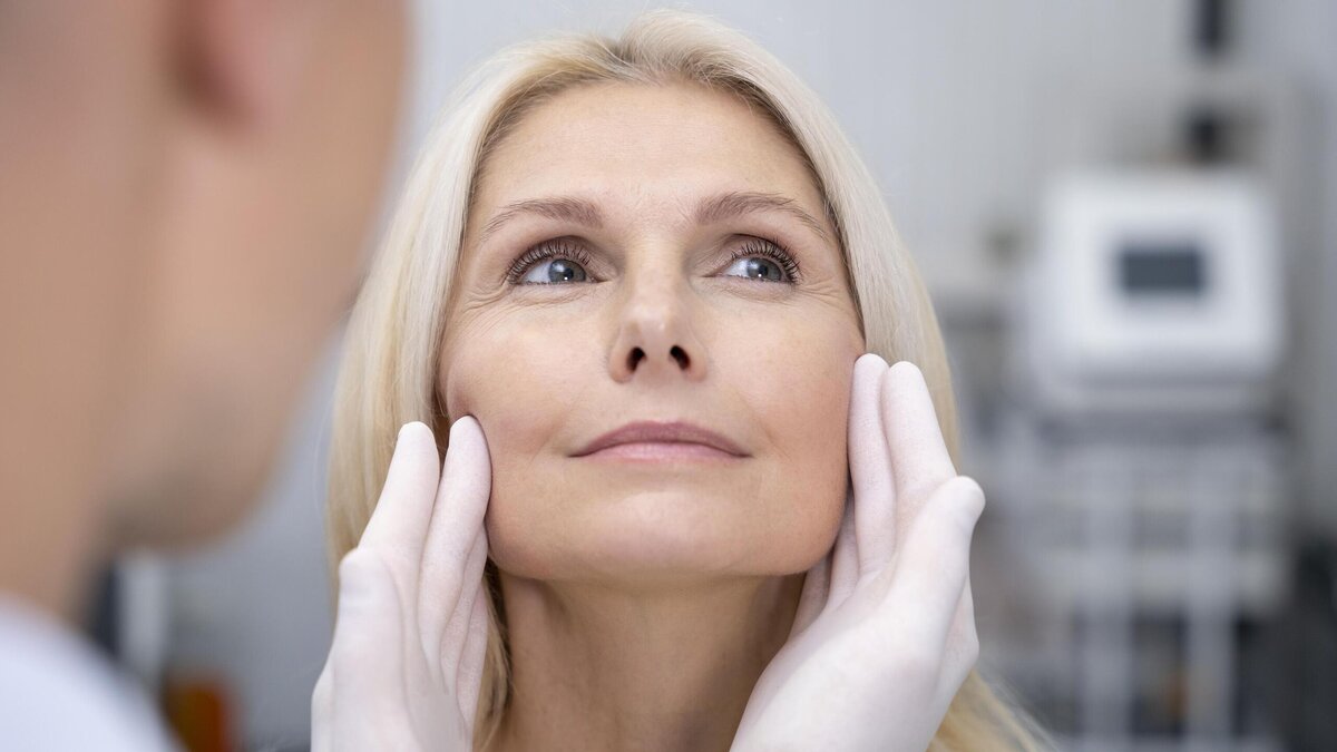    А вы знали, после каких пластических операций восстановитесь за Новогодние выходные? Пластический хирург назвал две такие© Freepik | freepik