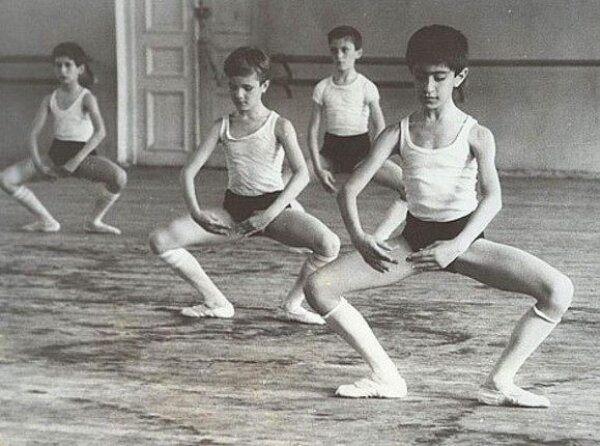 Николай на занятиях в тбилиссом балетном училище