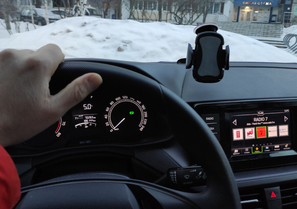 Такая работа: руль крути и радио слушай!