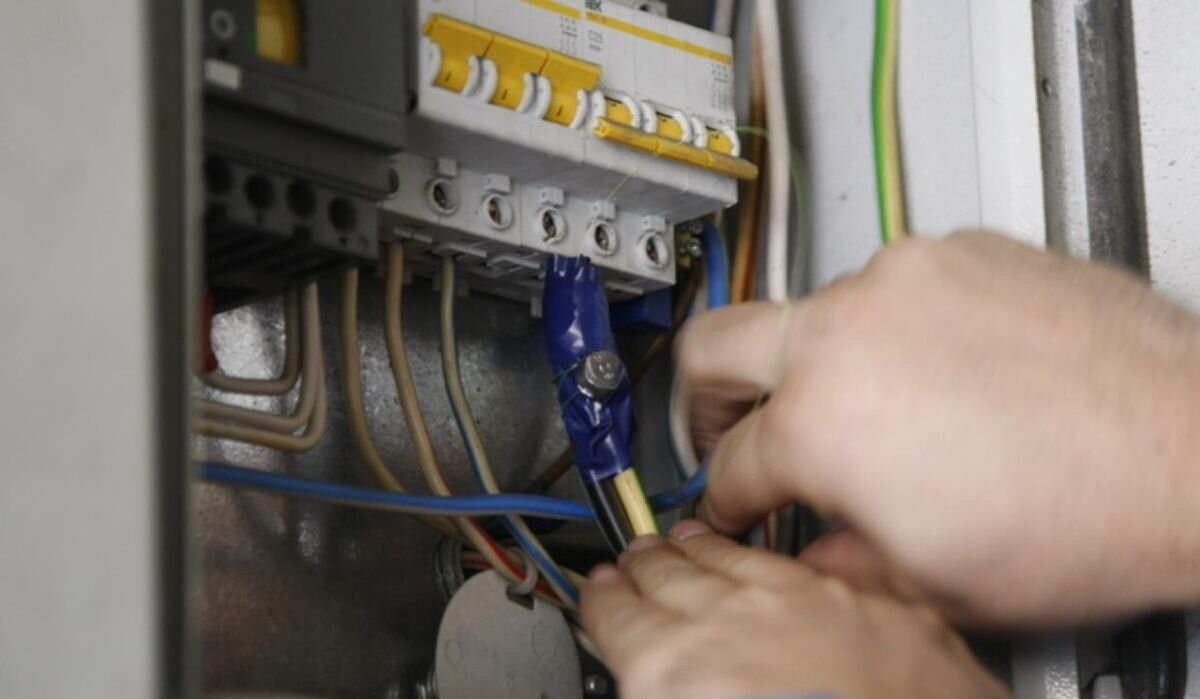     Счётчик электроэнергии. Источник: neva.today Автор фото: Михаил Киреев