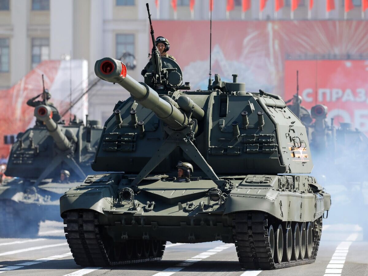    Самоходная артиллерийская установка (САУ) "Коалиция-СВ" во время военного парада в ознаменование 75-летия Победы в Великой Отечественной войне 1941-1945 годов в Санкт-Петербурге© РИА Новости / Михаил Киреев