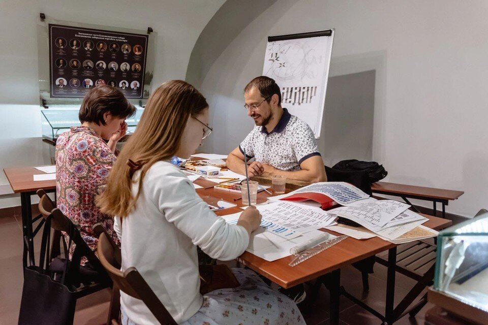    Каллиграфия улучшает память, кровяное давление, психоэмоциональное состояние. Фото: из личного архива героя публикации