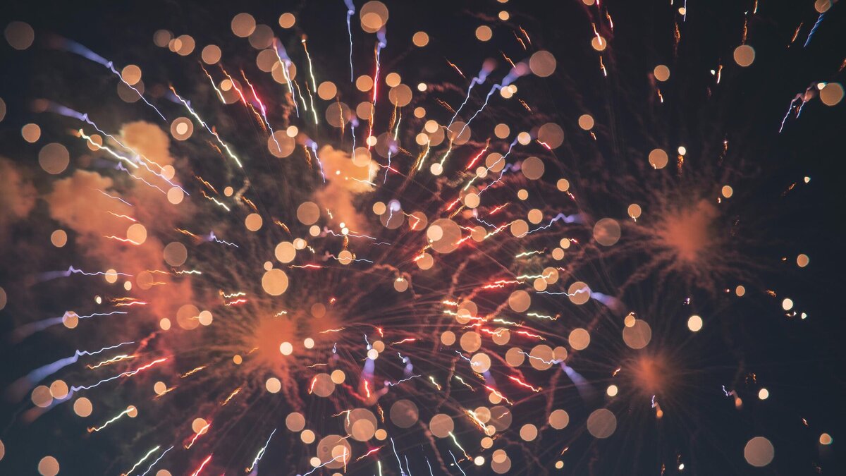    Что больше всего нужно беречь при запуске фейерверков и петард?© Unsplash / Erwan Hesry