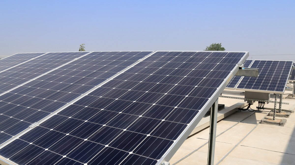 *Солнечные батареи 