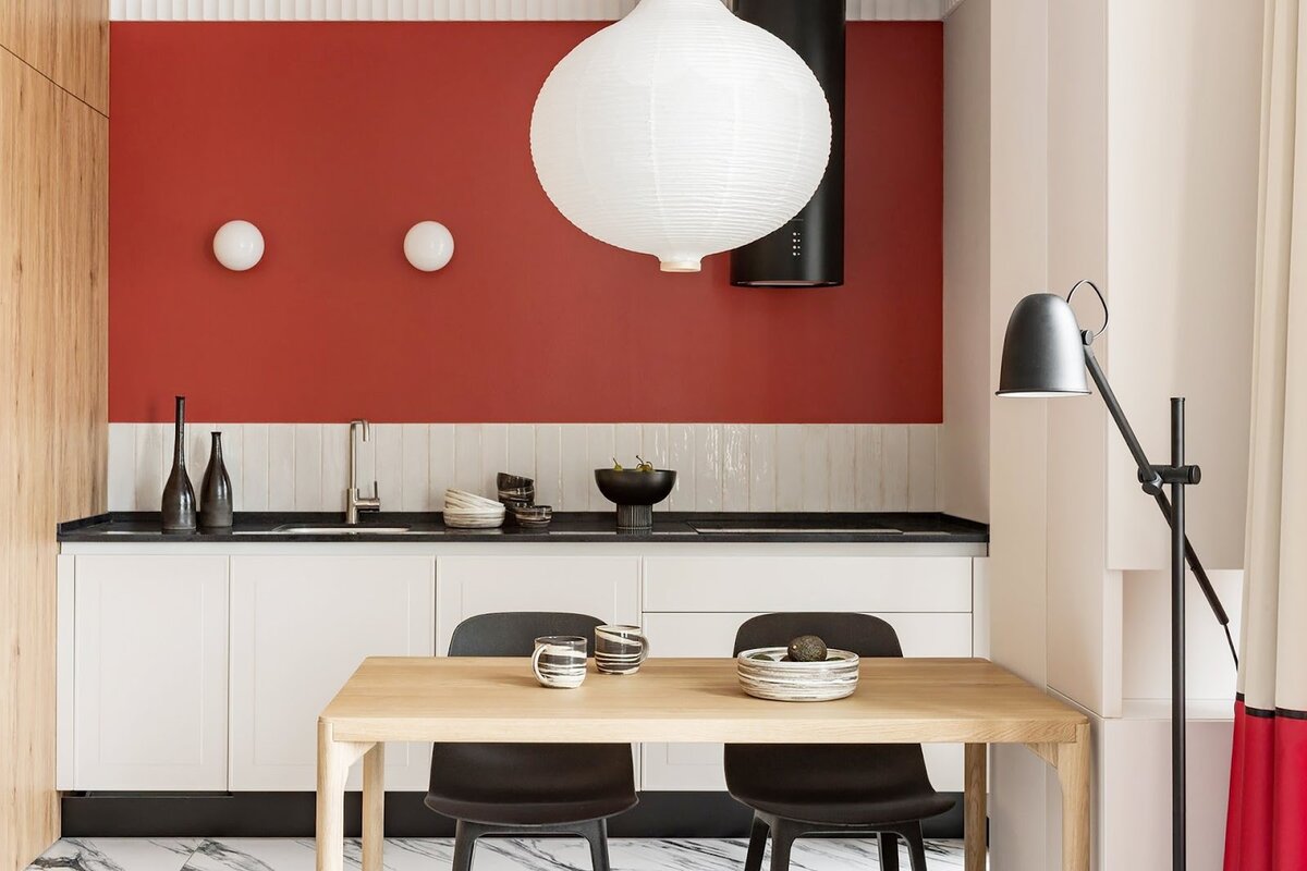 Интерьер кухни в квартире 47 кв.м. Дизайнер: Александра Никулина; стилист: Ирина Чертихина; фотограф: Наталья Горбунова