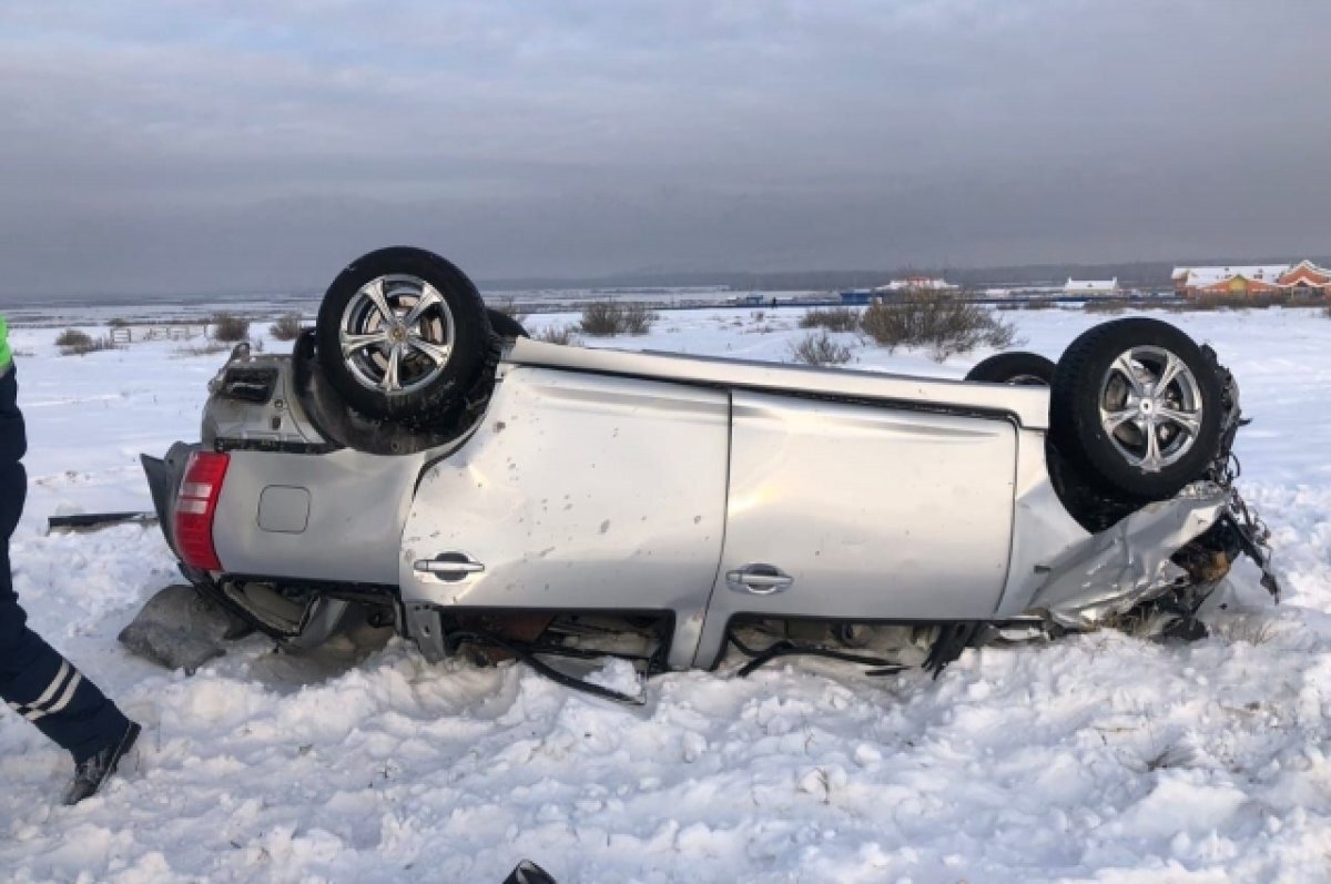    Автомобиль опрокинулся, девушка за рулём погибла.