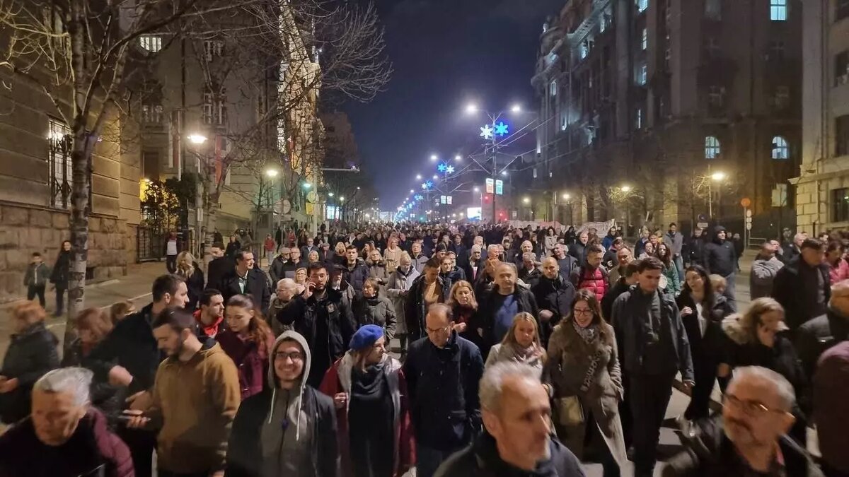 Несите палатки, одеяла, еду!»: сербская оппозиция строит в столице  протестный лагерь | НОВЫЕ ИЗВЕСТИЯ | Дзен